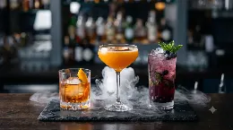 Cócteles con hielo seco y efecto niebla